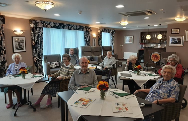 Maidstone care home dines through the decades with special guest
